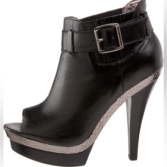 STEVE MADDEN | Mainst‎ Leather Peep Toe Booties Black Silver Snakeskin 6M - Picture 1 of 16